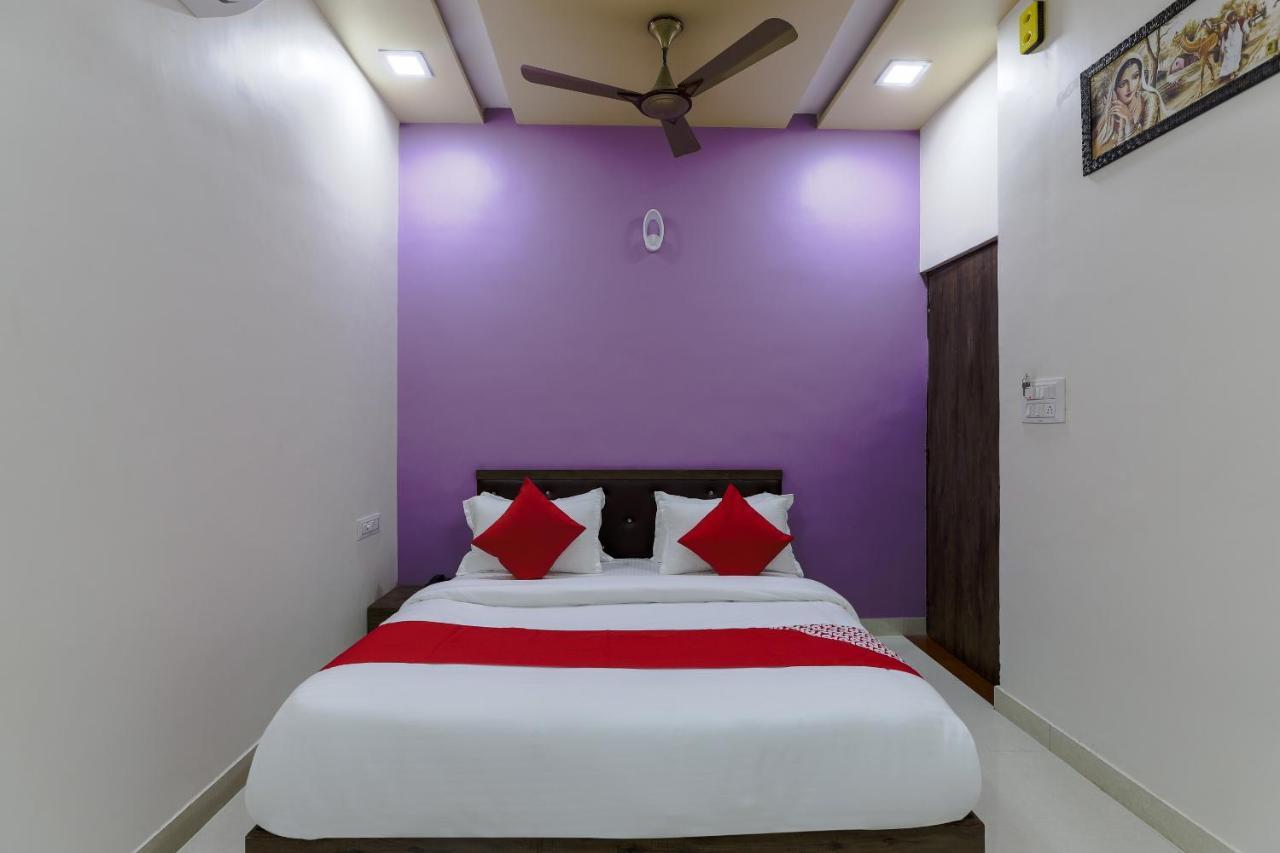 Oyo 47110 Hotel Royal Palace Naroda Zewnętrze zdjęcie