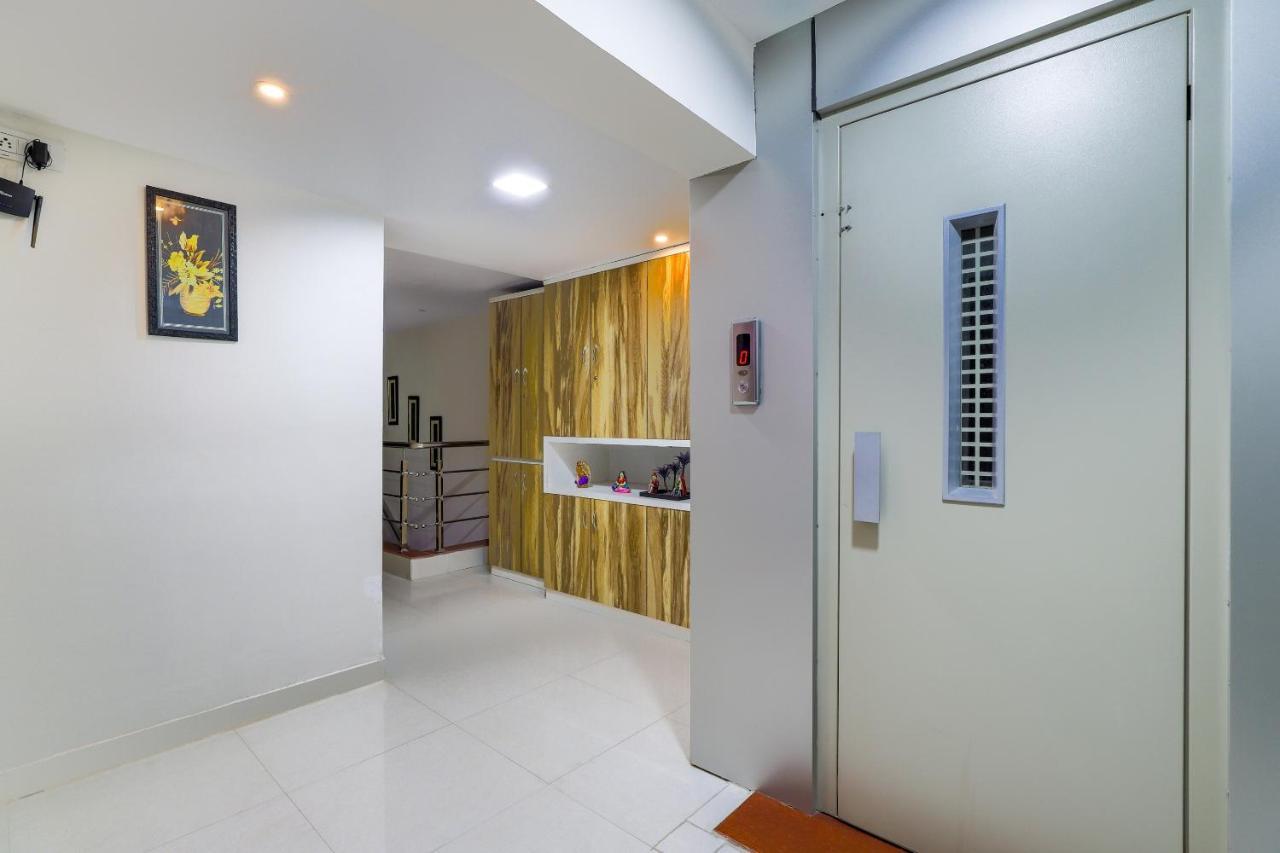 Oyo 47110 Hotel Royal Palace Naroda Zewnętrze zdjęcie