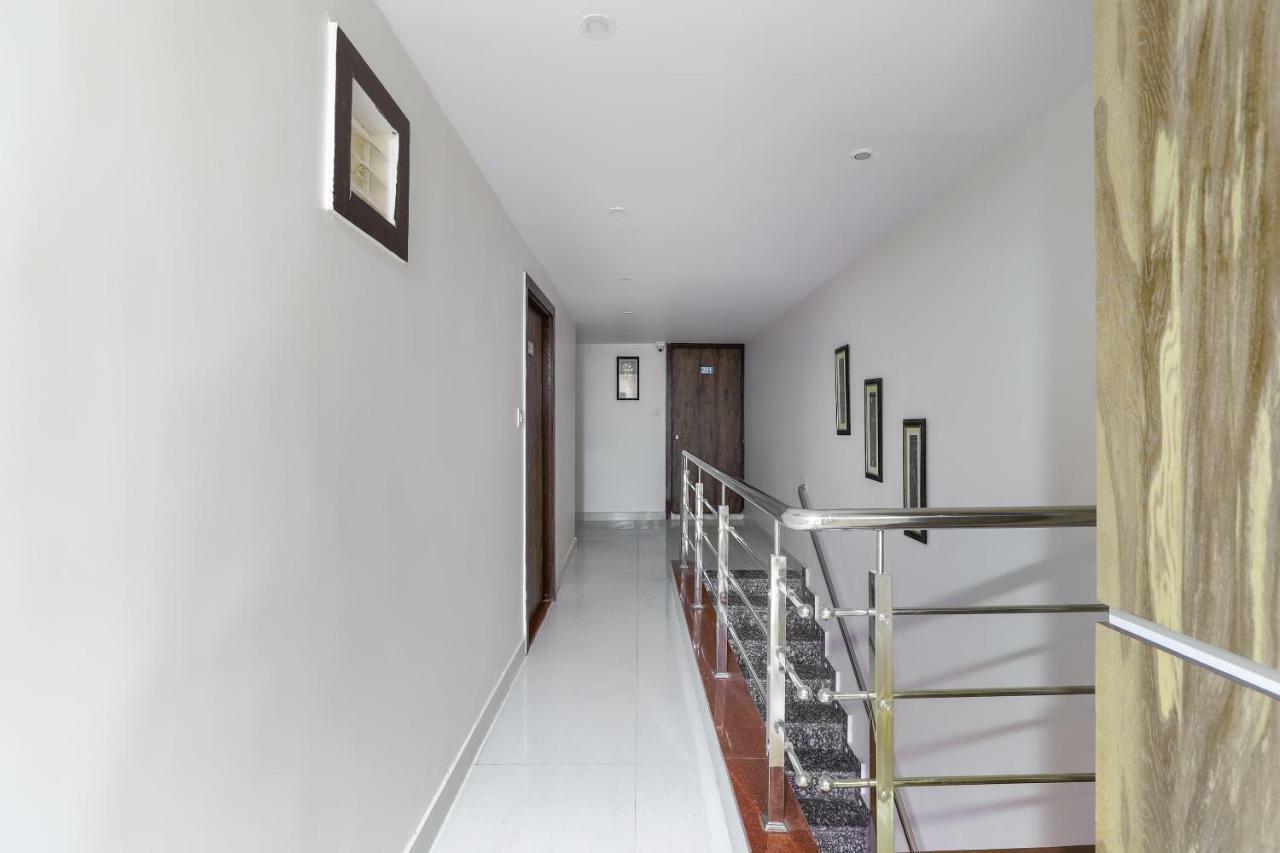 Oyo 47110 Hotel Royal Palace Naroda Zewnętrze zdjęcie